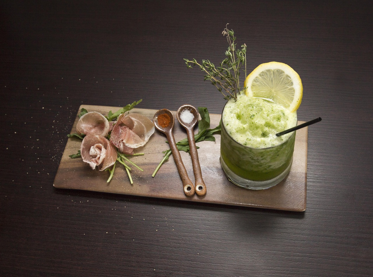 Speisen und Getränke